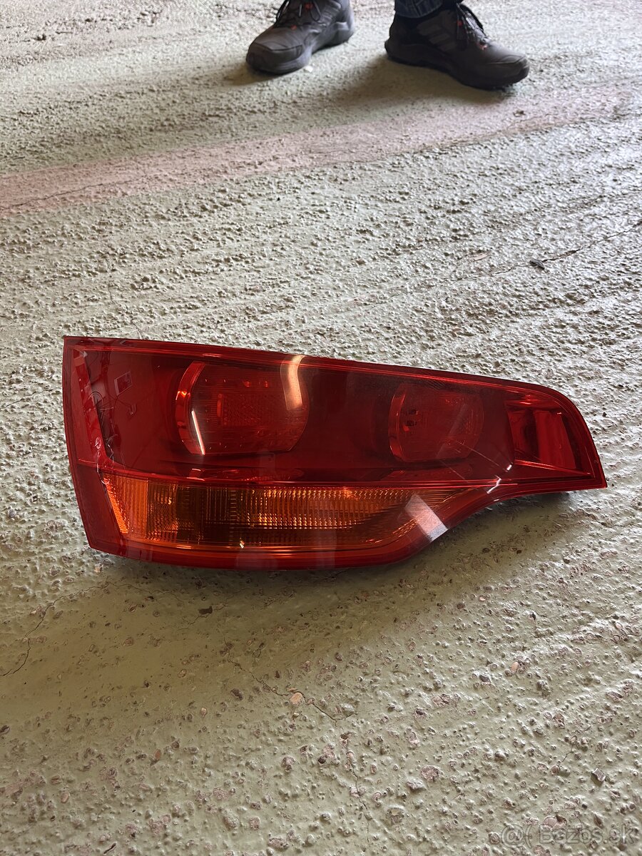 Zadné ľavé svetlo Audi Q7, 2009