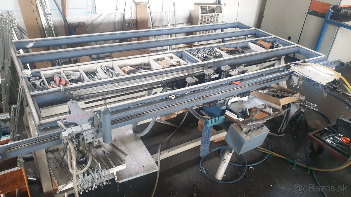 Rotox FMS 641 - Kovací stol na plastové okná