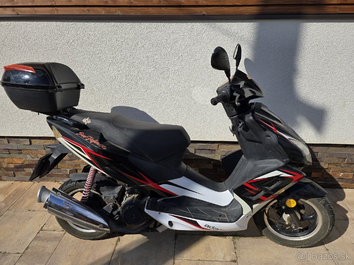 Adamoto starfighter 125