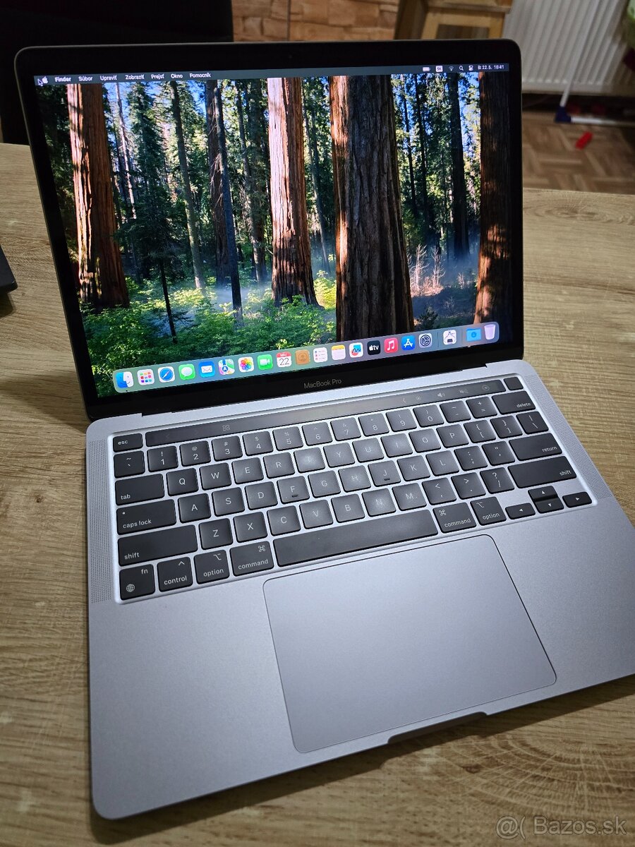 Macbook Pro 13 2022 s M2 procesorom 16gb ram a 512gb ssd dis
