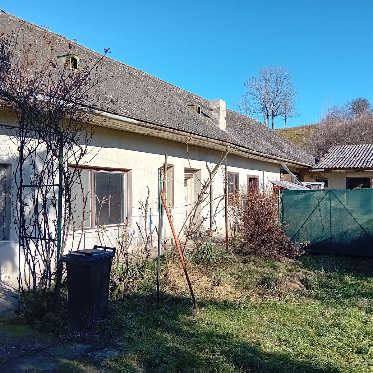 DOM a STAVEBNÝ pozemok spolu 37 árov, dohoda možná