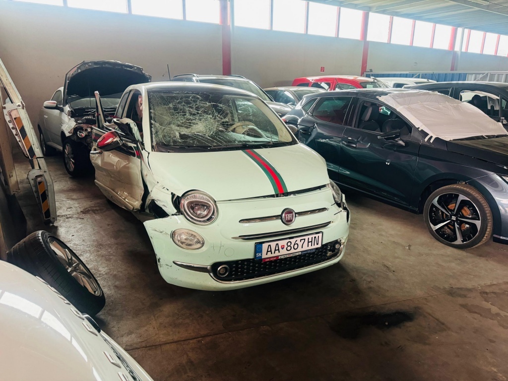 Fiat 500 1.2i,SK havarované