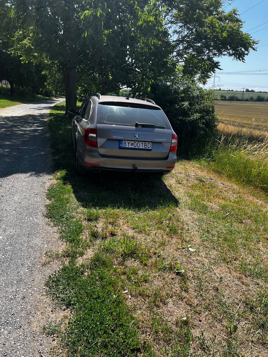 Predám škodu Superb