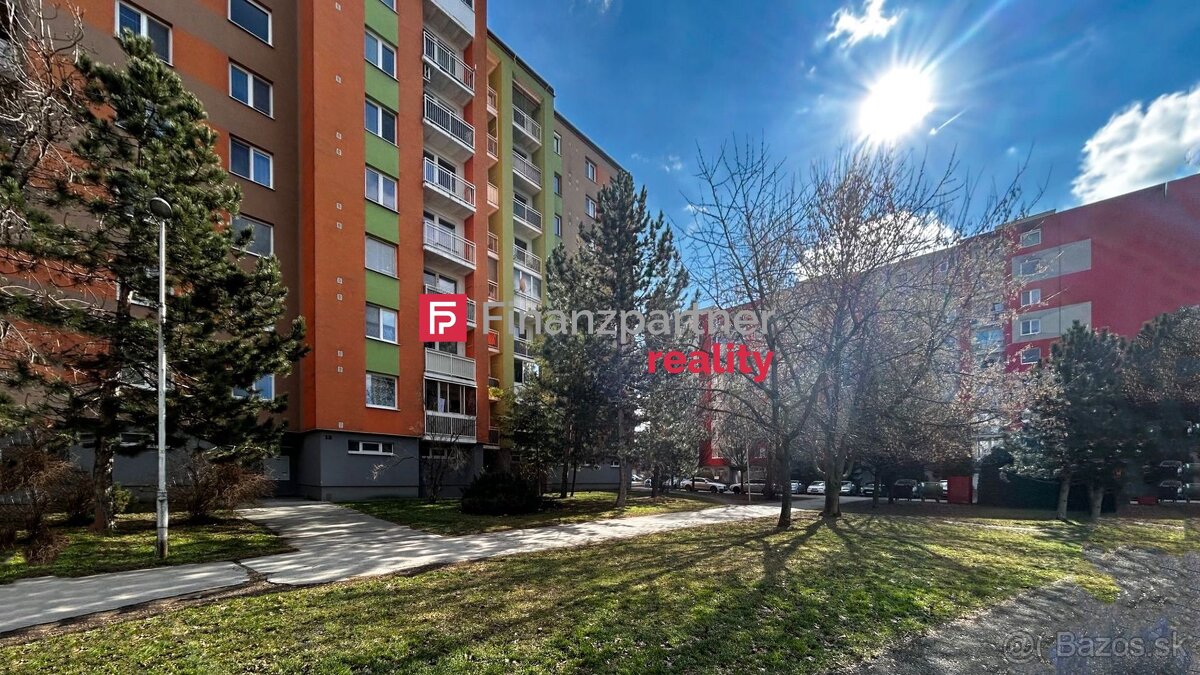 REZERVOVANÝ Zrekonštruovaný slnečný 3 izbový byt, Piešťany