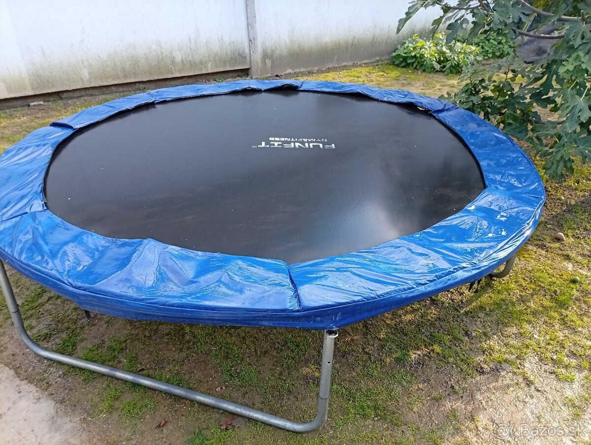 Trampolína