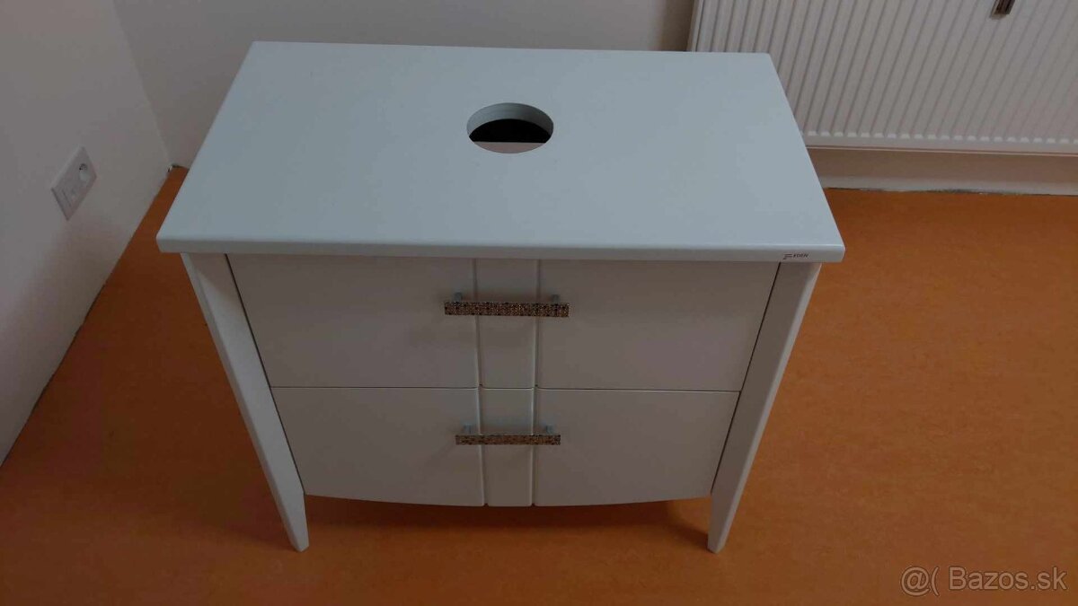 Skrinka pod umývadlo do kúpeľne