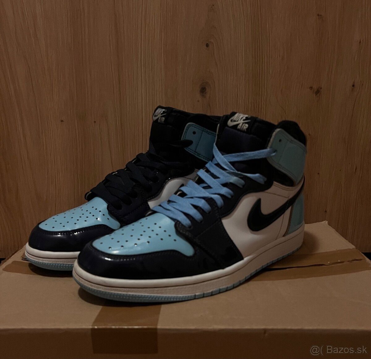 Air Jordan 1 Retro High OG "Blue Chill"