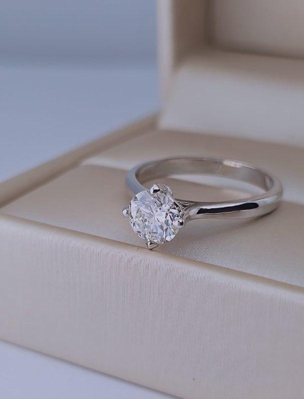 🕊️ Luxusný zásnubný prsteň s diamantom 1,01 ct + HRD 🕊️