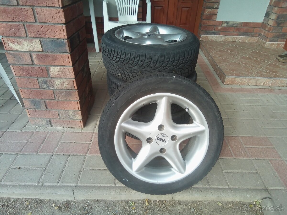 Eletrony R15 so zimnymi pneu na Ford fiesta