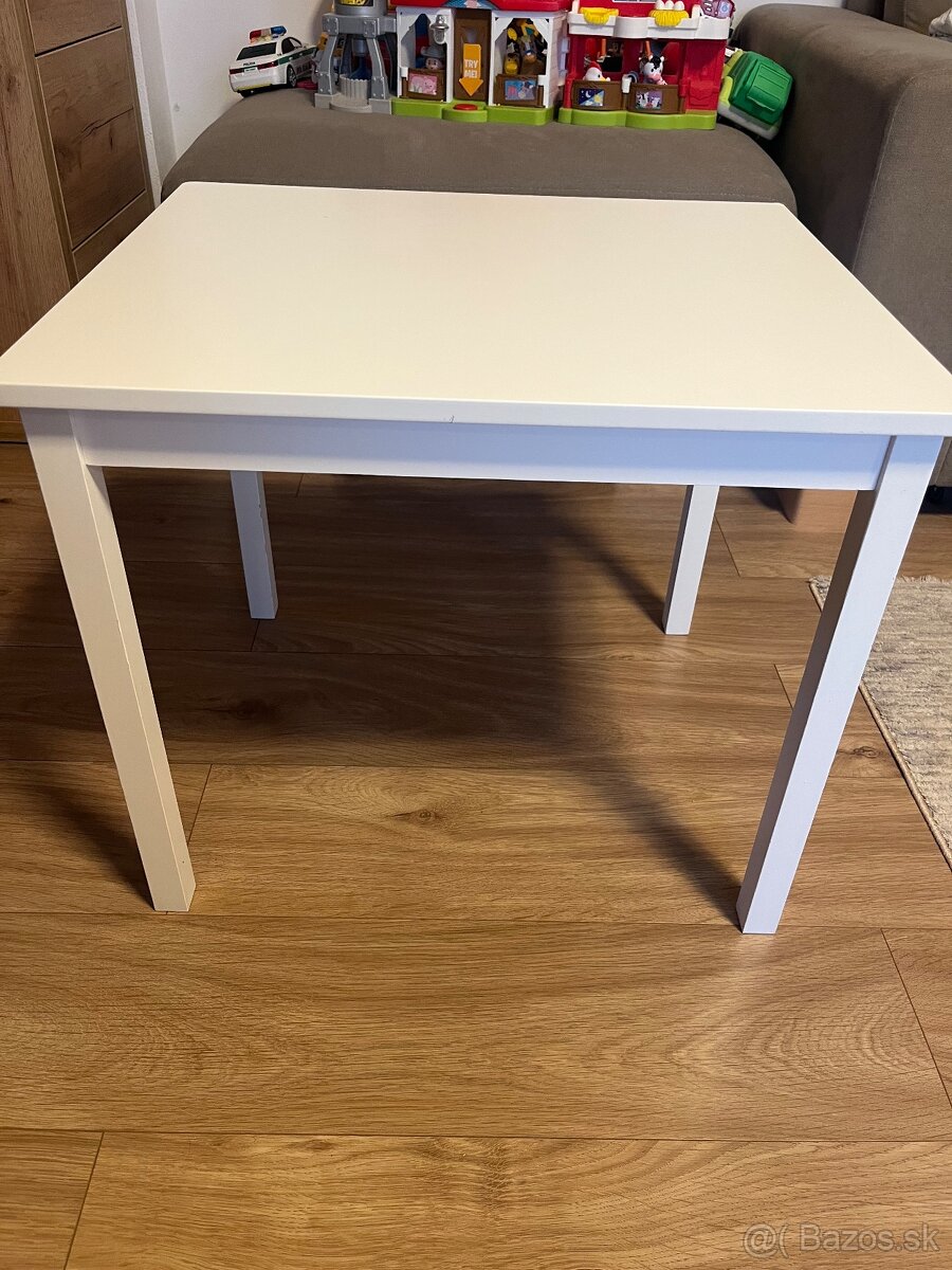 Detsky stolik a stolicky