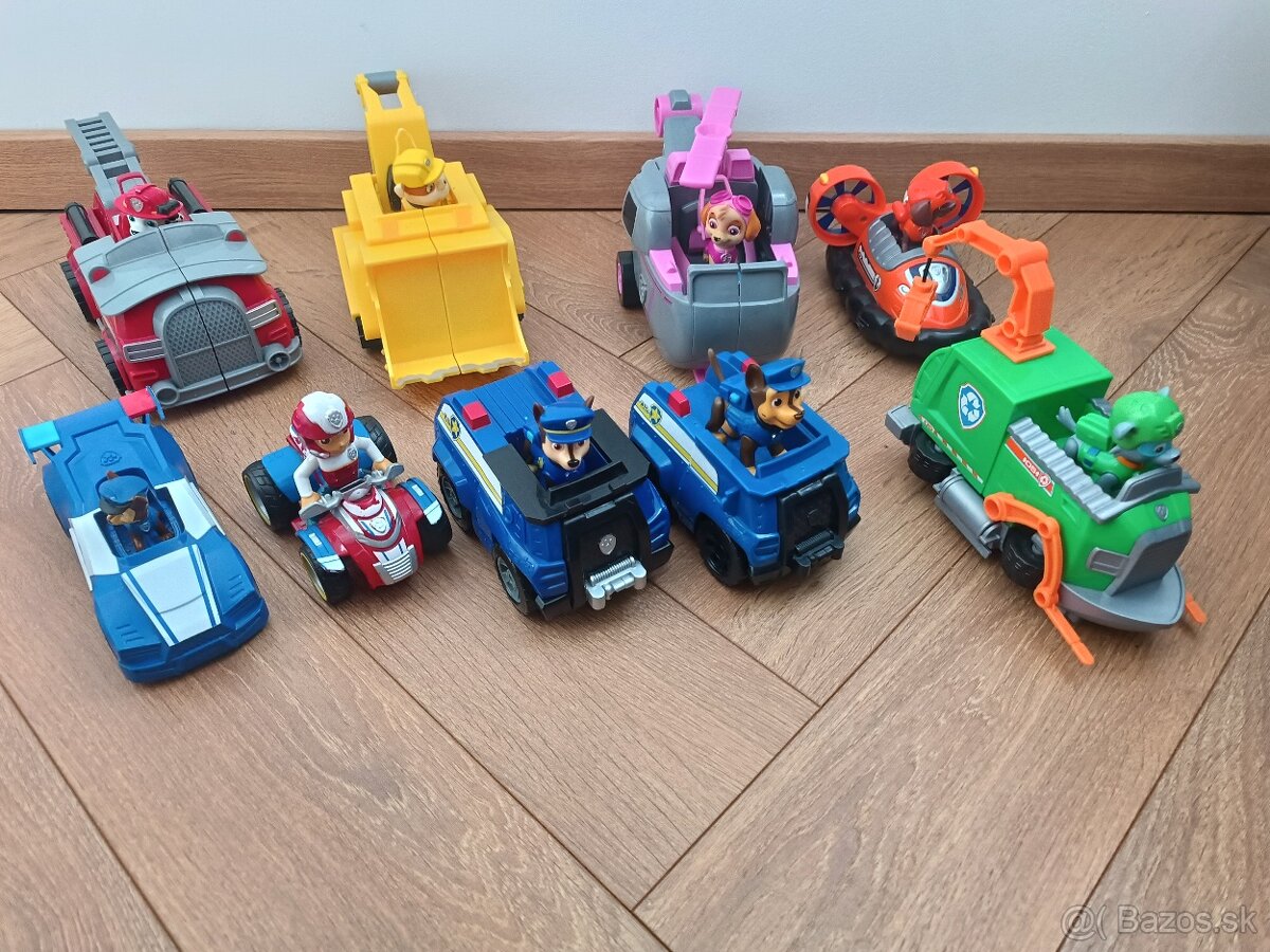 Autá Lapková patrala aj s postavičkami