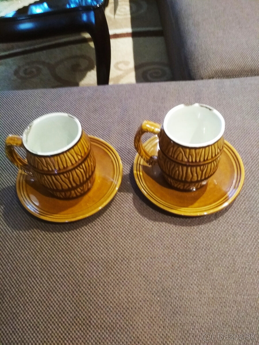 Retro keramické krčahy na pivo
