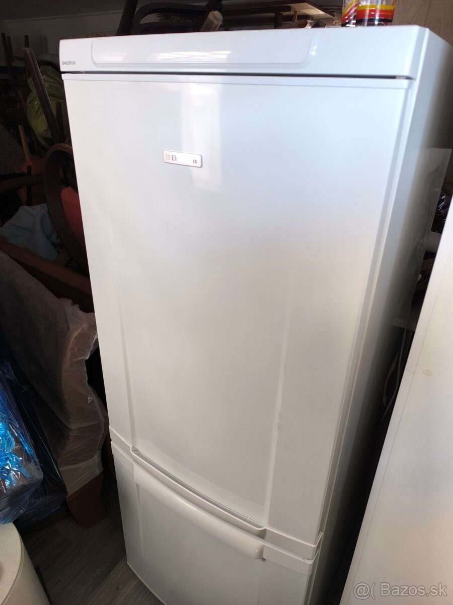 chladnička elektrolux