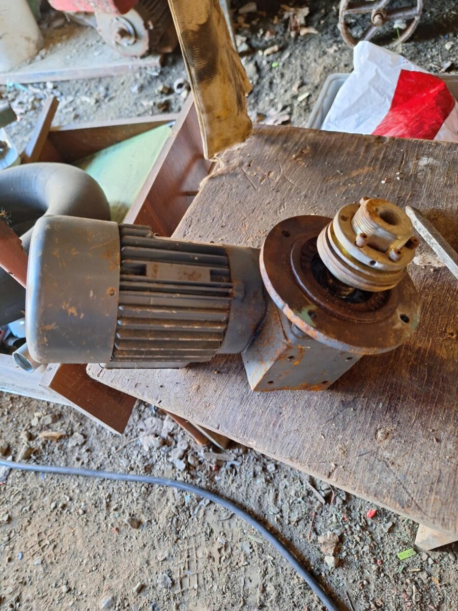 ELEKTROMOTOR