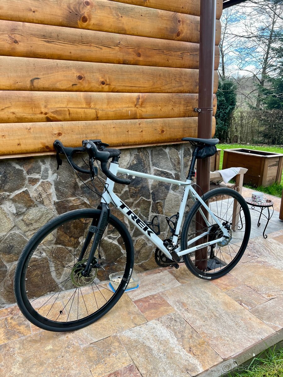 Cestný bicykel