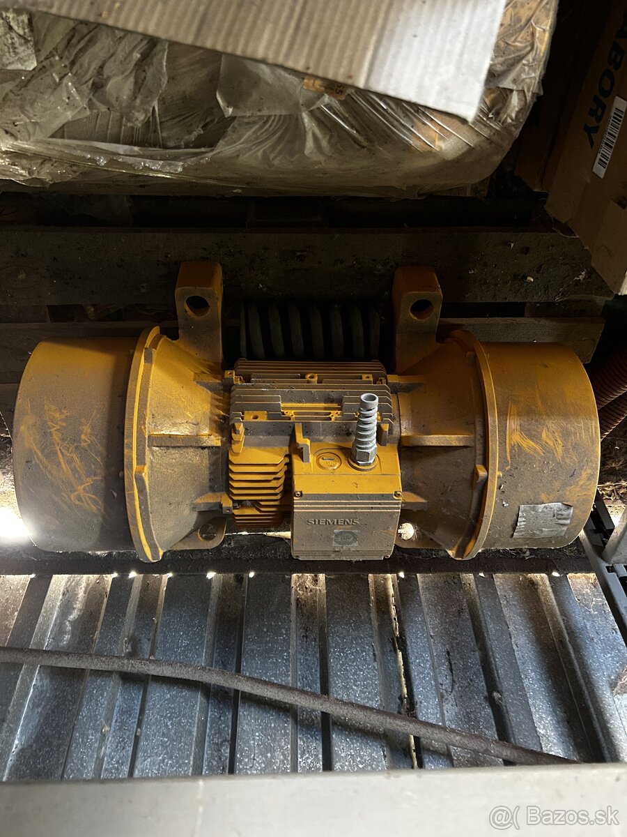 Vybračny elektromotor