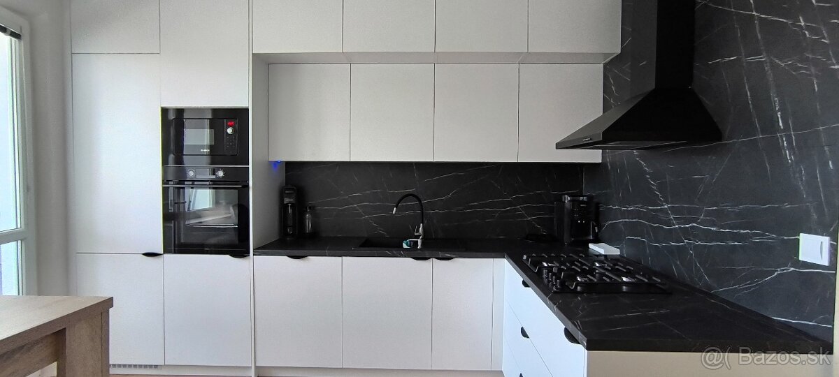 4 izbový byt prerobený na 3 izbový - Bratislava Vrakuňa