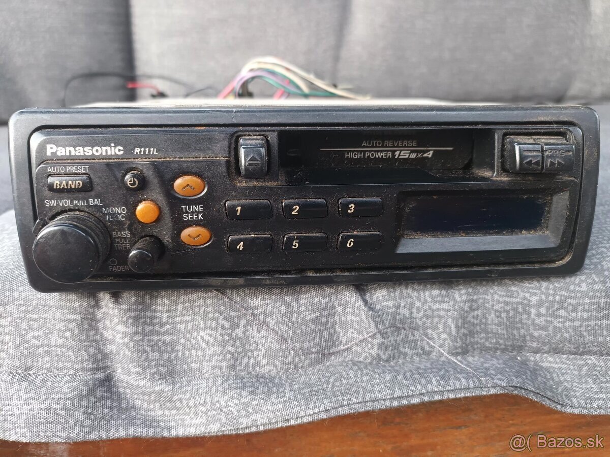 Predam autoradio do veterana Panasonic