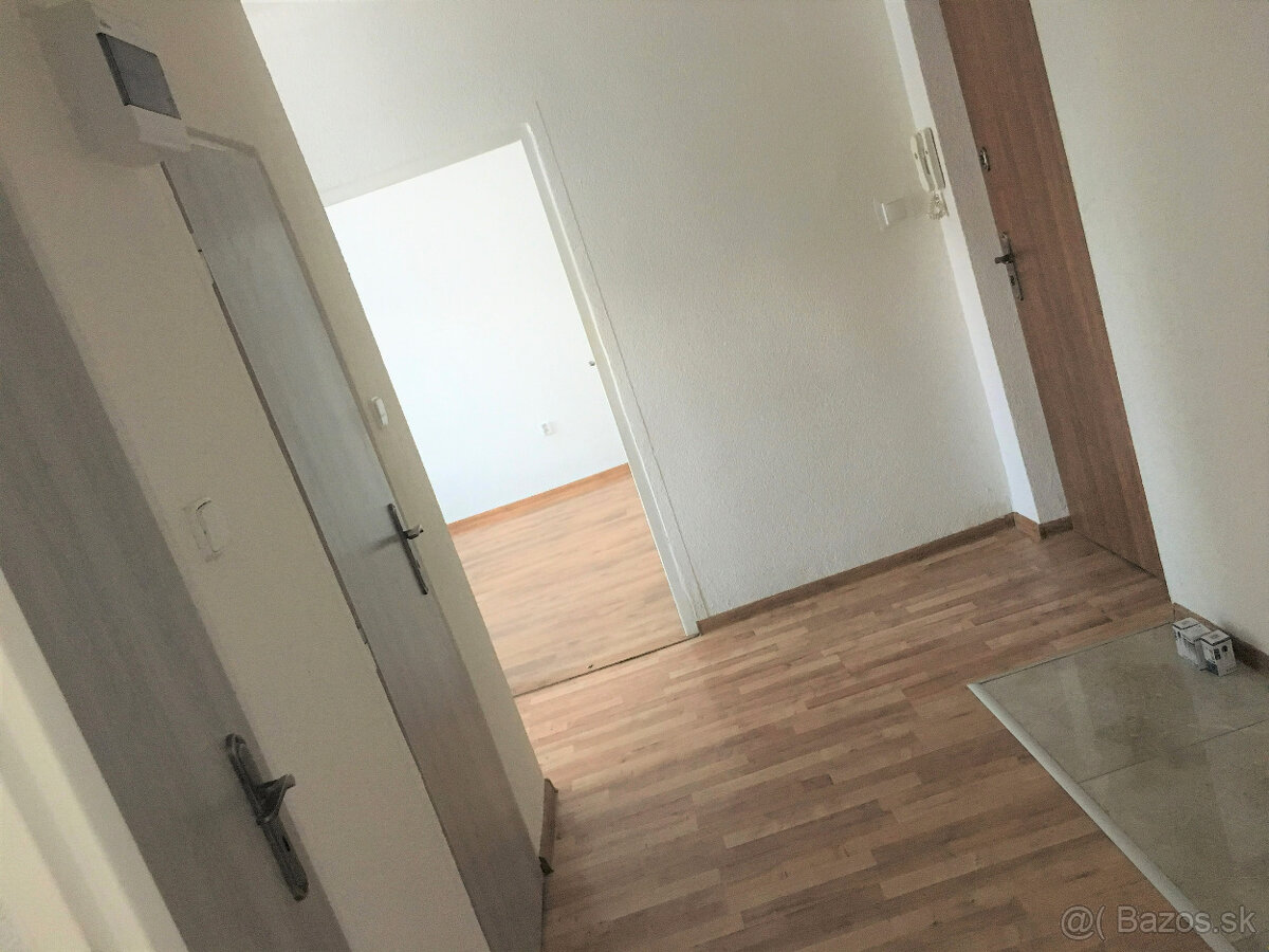 Prenájom dvojizbového bytu, Detva