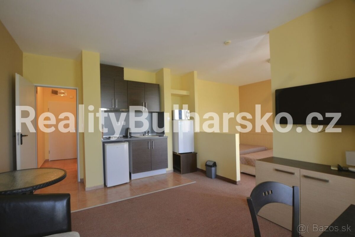 Zařízený apartmán 2kk v resortu u moře 64.990 EUR