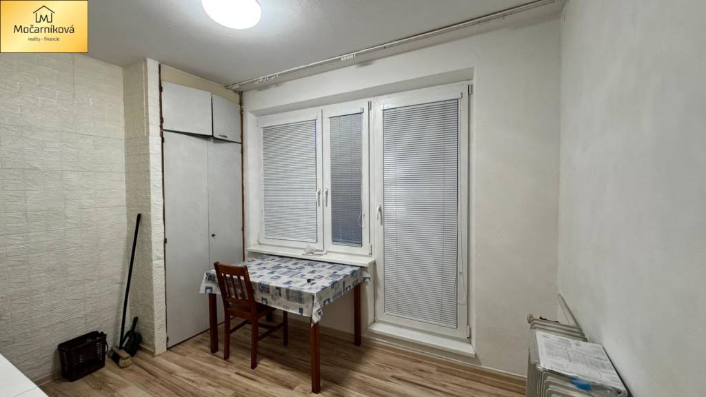 PRENÁJOM: 1IZBVÝ BYT STRED 36m2 Považská Bystrica s balkónom