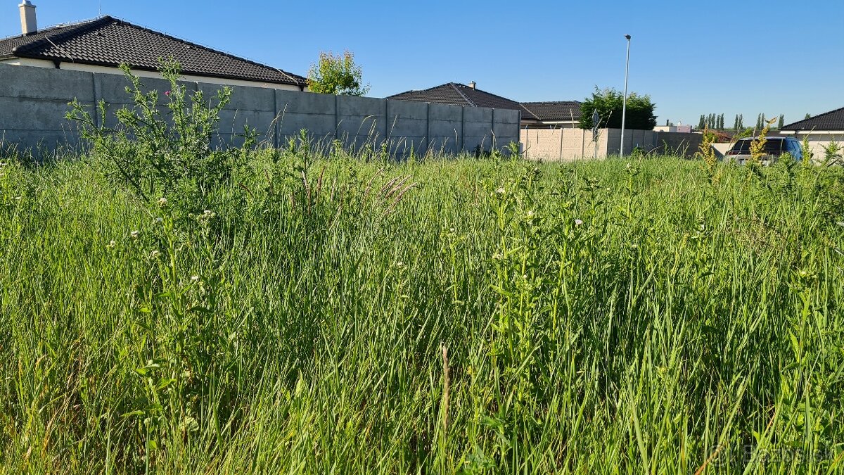 STAVEBNÝ POZEMOK v novovybudovanej lokalite.