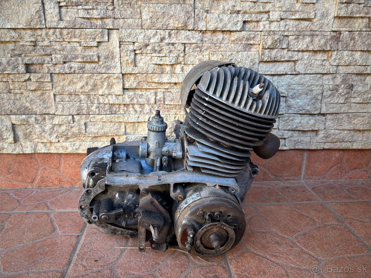 ČZ 175-502 motor