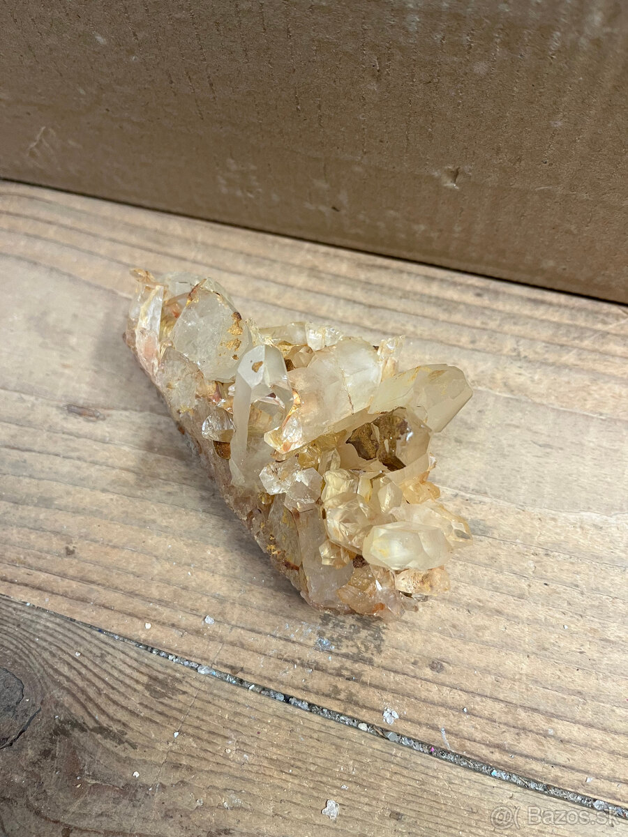 Predám krištáľ - Madagaskar