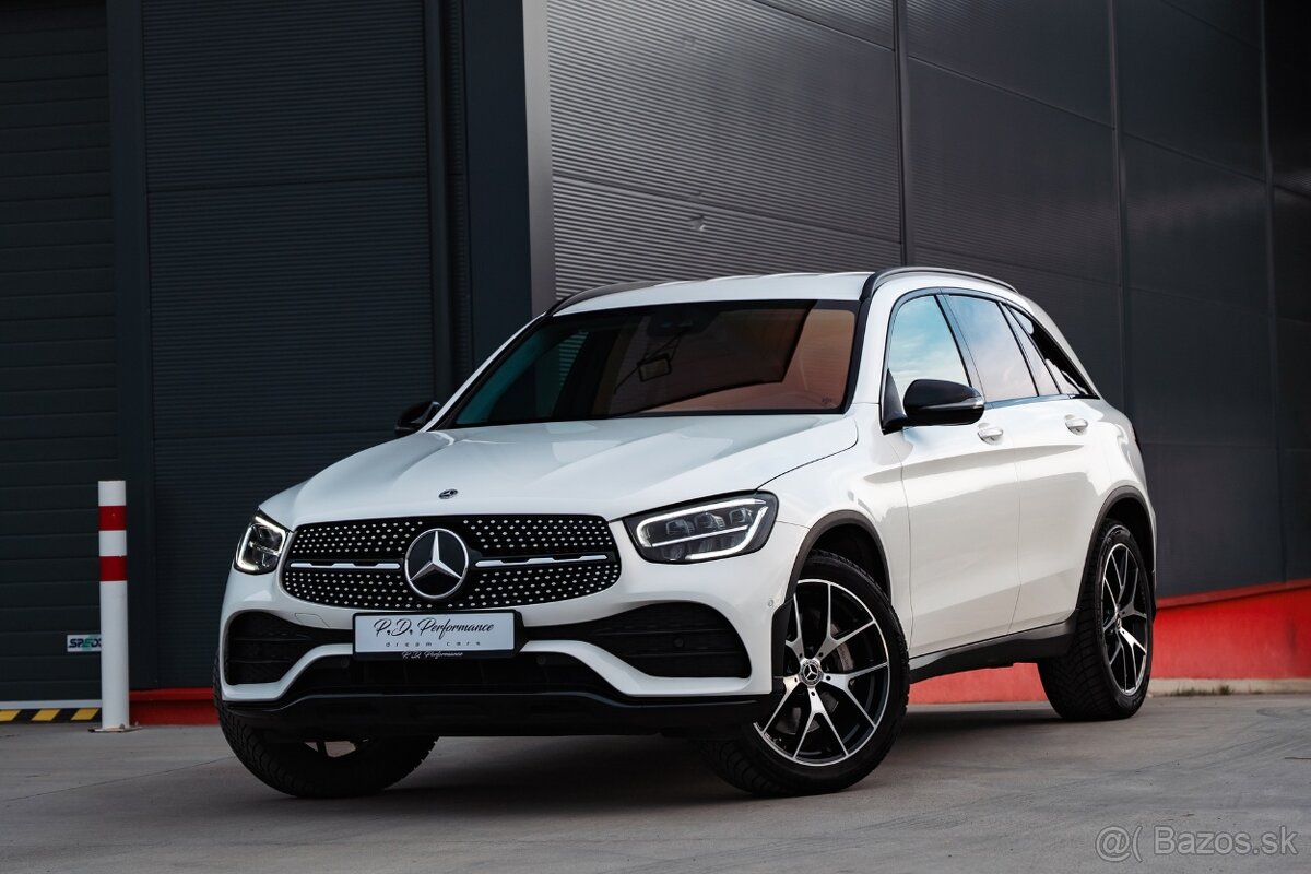 Mercedes-Benz GLC 220d 4Matic AMG Line / Airmatic / Masáž