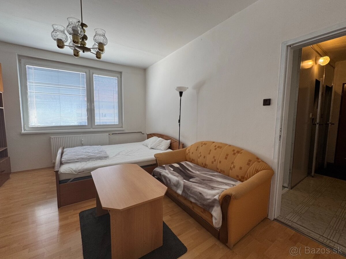 1-zbový byt s balkónom na M. Marečka