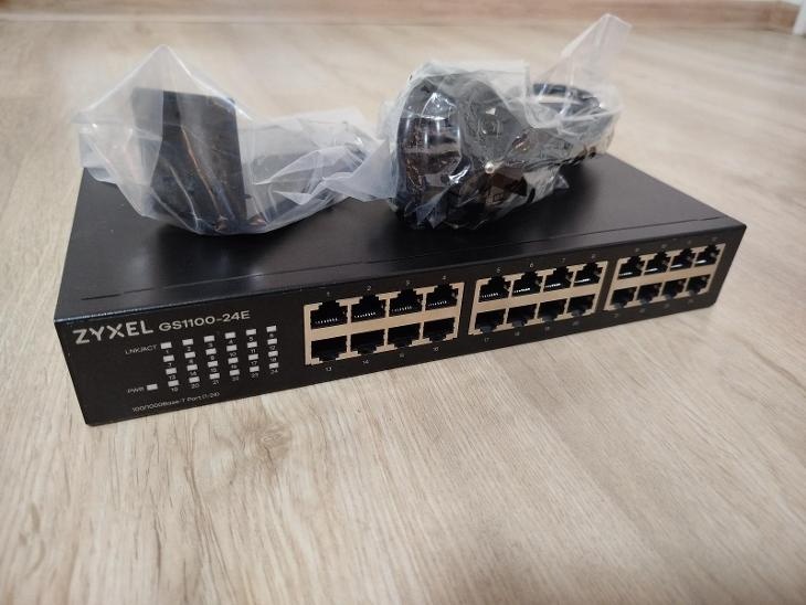 ZyXEL Switch 24 port GS1100-24E Gigabit