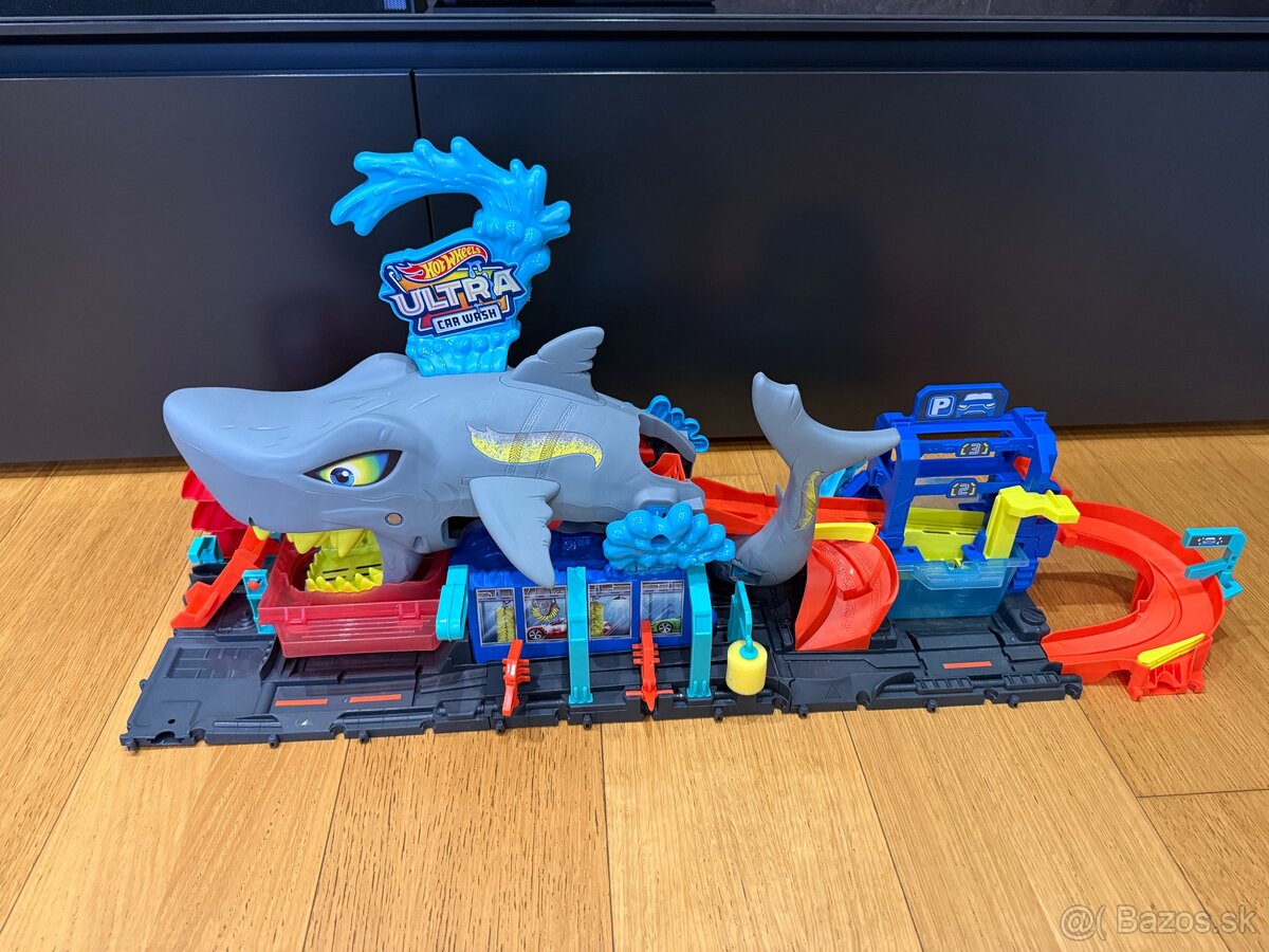 HotWheels + hračky