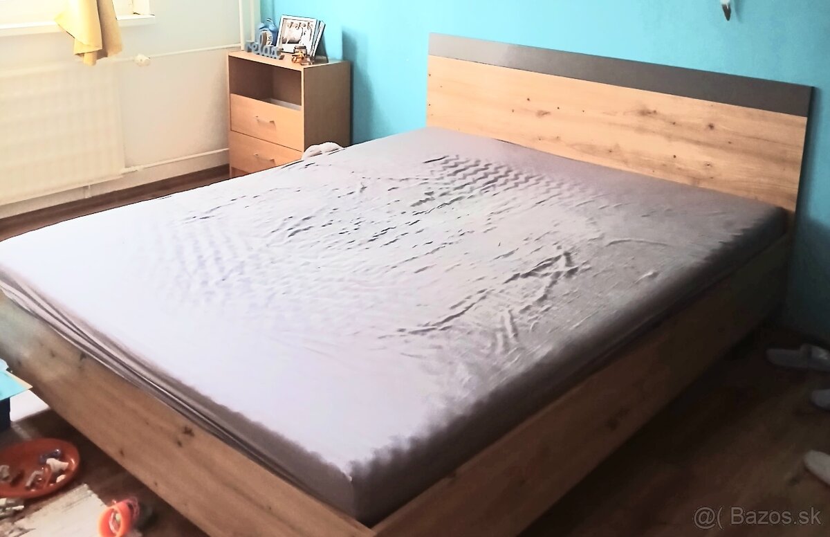 Predám krásnu posteľ