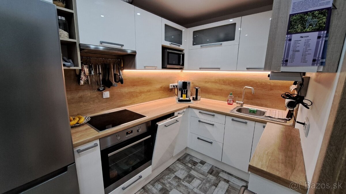 2,5 izbový byt - 59m2, s balkónom, Ružomberok - Plavisko