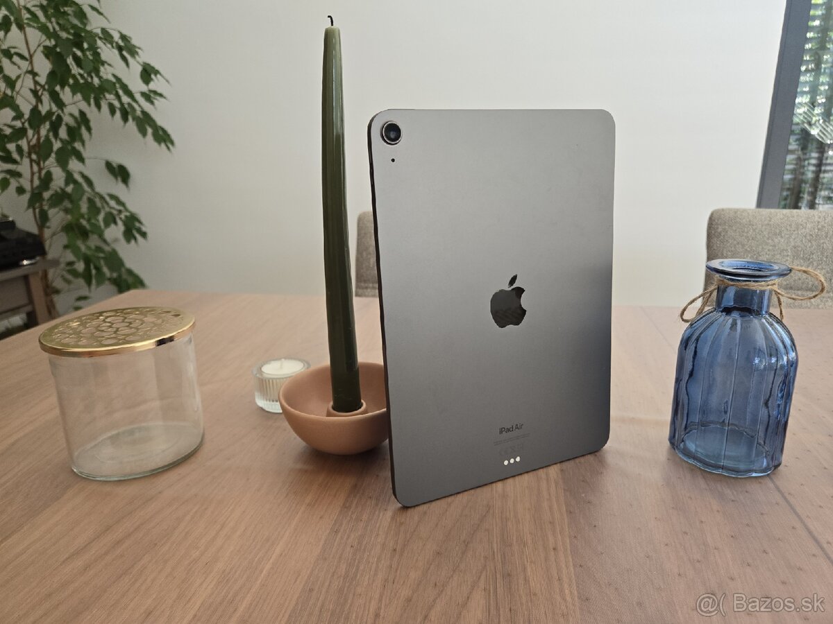 iPad Air 5 Wi-Fi 100% STAV, OBAL, ZÁRUKA