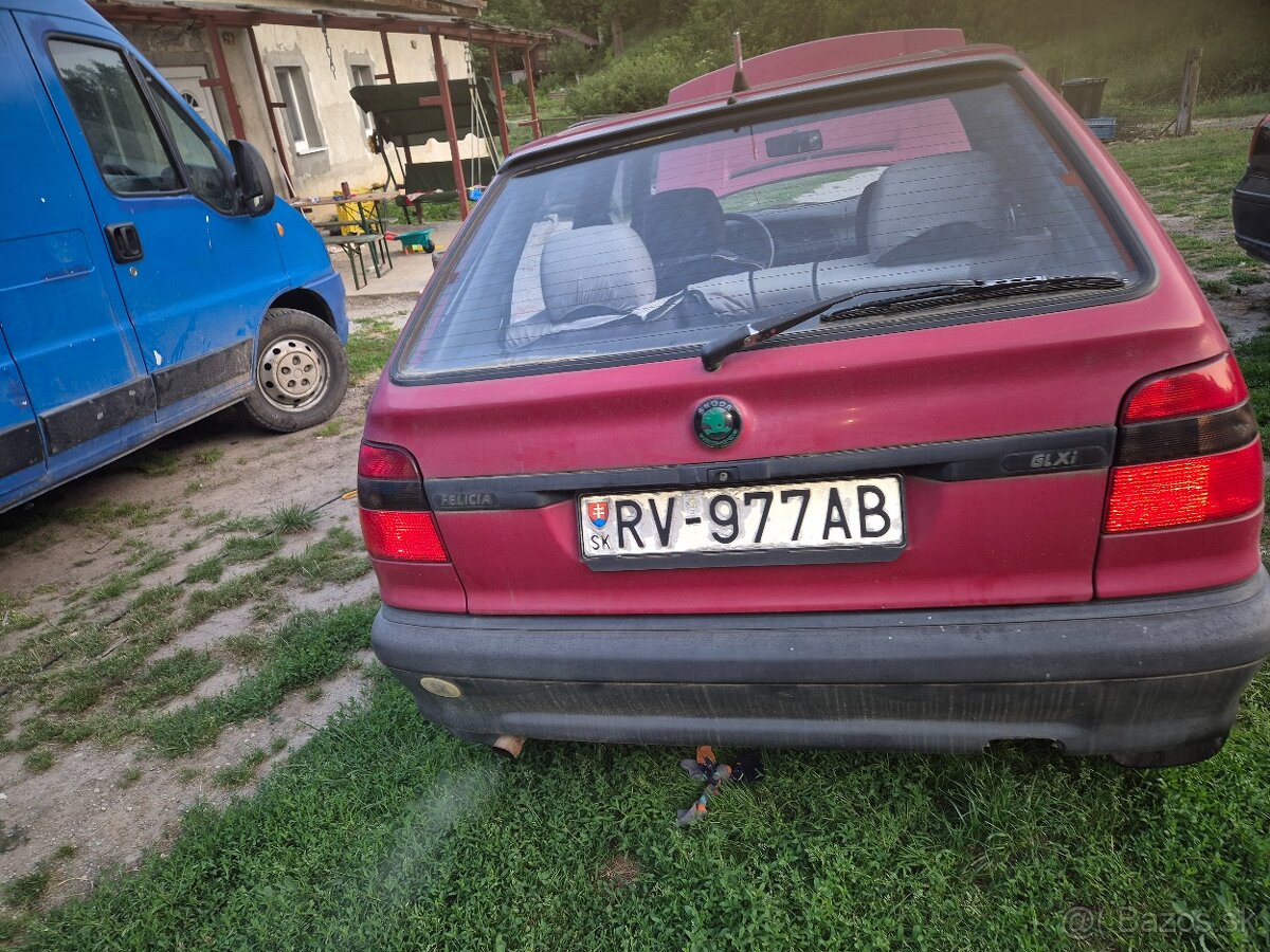 Predám škodu feliciu 1.3 benzin 1 majiteľ 88 000km