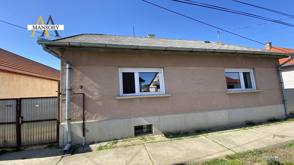 Na predaj rodinný dom na pozemku 592 m2 za 86 000 eur.