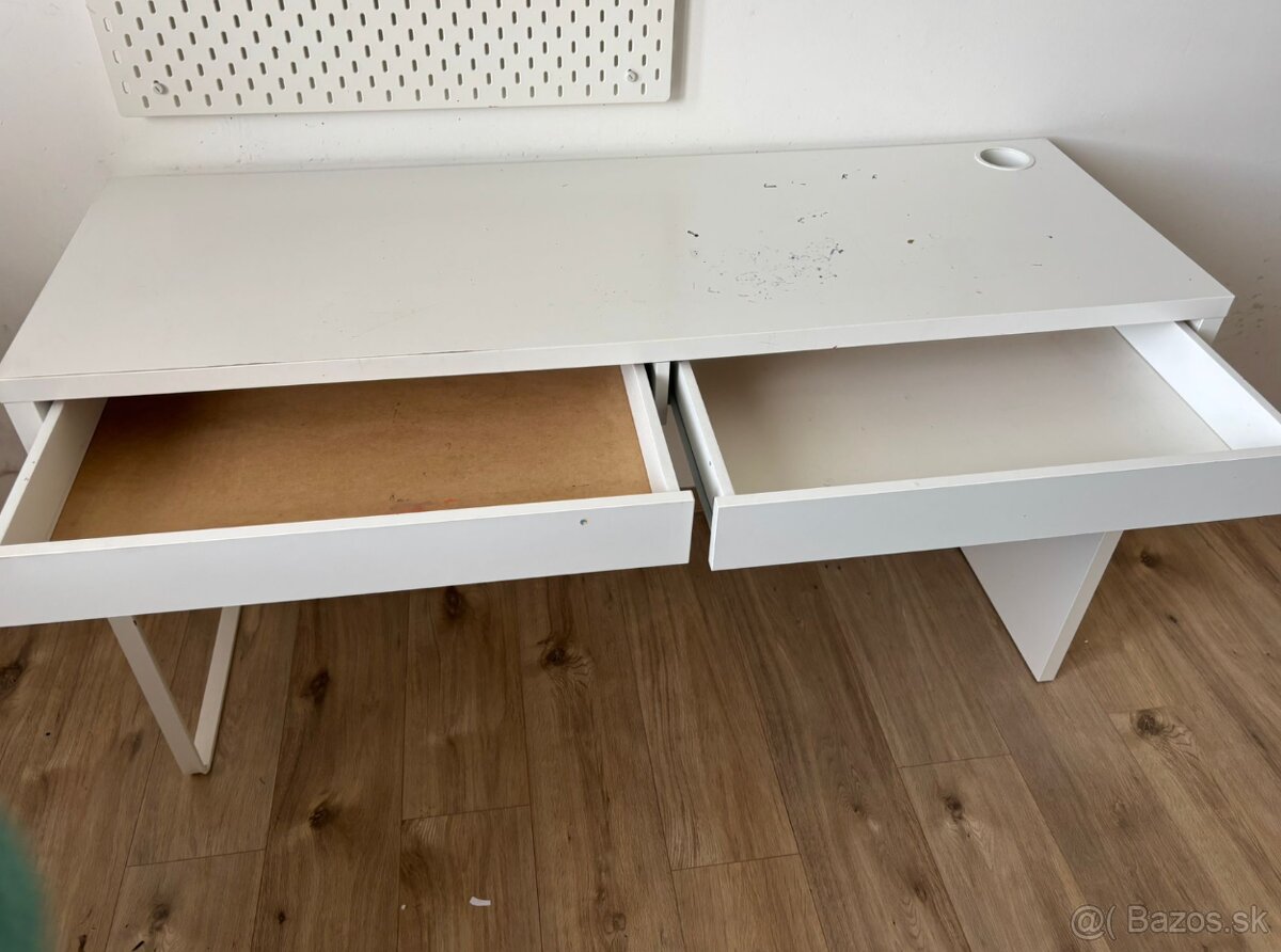 Darujem IKEA detský pracovný stôl