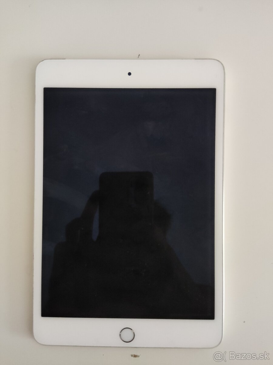 Predám iPad mini 4 (32 GB, Cellular) – nefunkčný nabíjací po