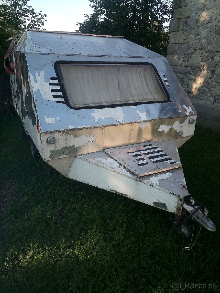 Webzelka karavan