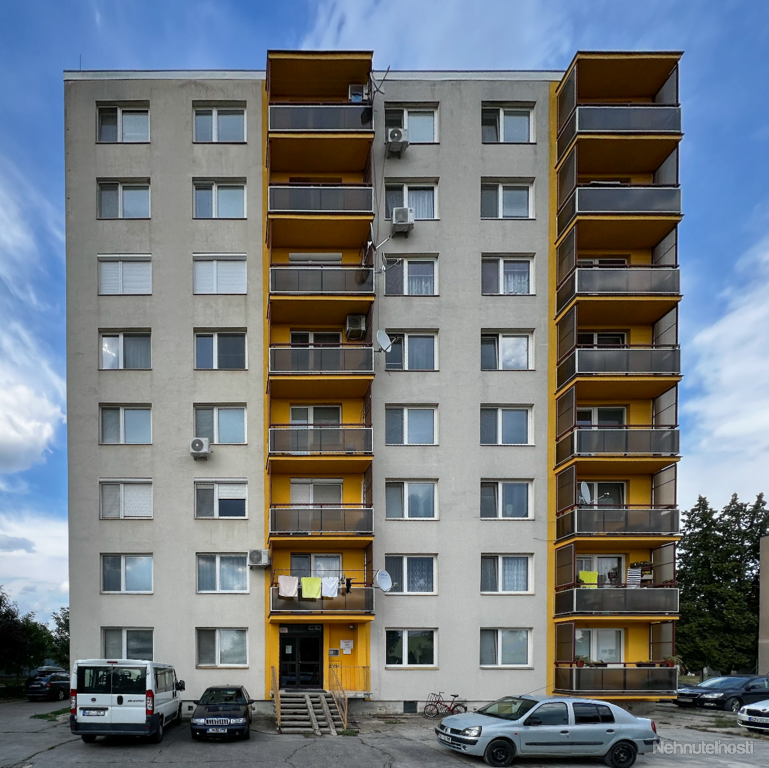 Na predaj: 3-izbový byt v Štúrove pri kúpalisku- REZERVOVANÉ