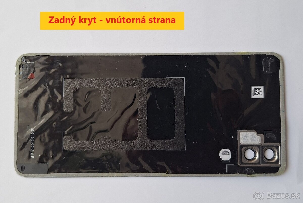 Display na mobil HUAWEI P20 a a fotoaparáty.