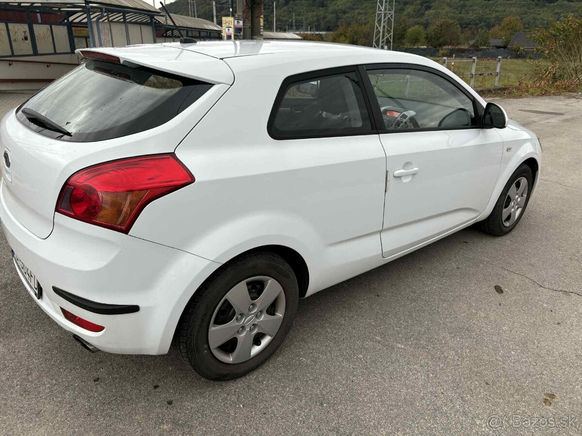 Predam Kia ceed 1,6 crdi