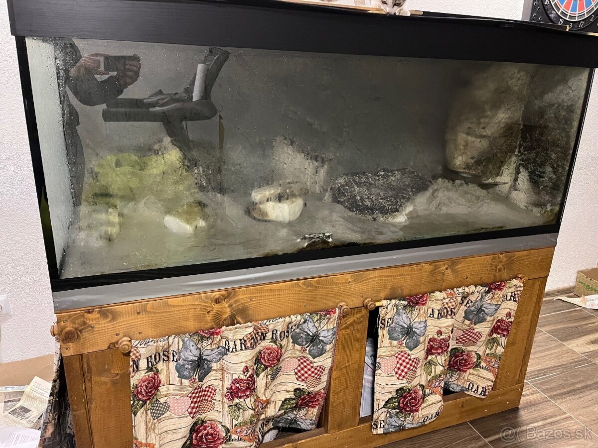 Akvárium 575L + filter