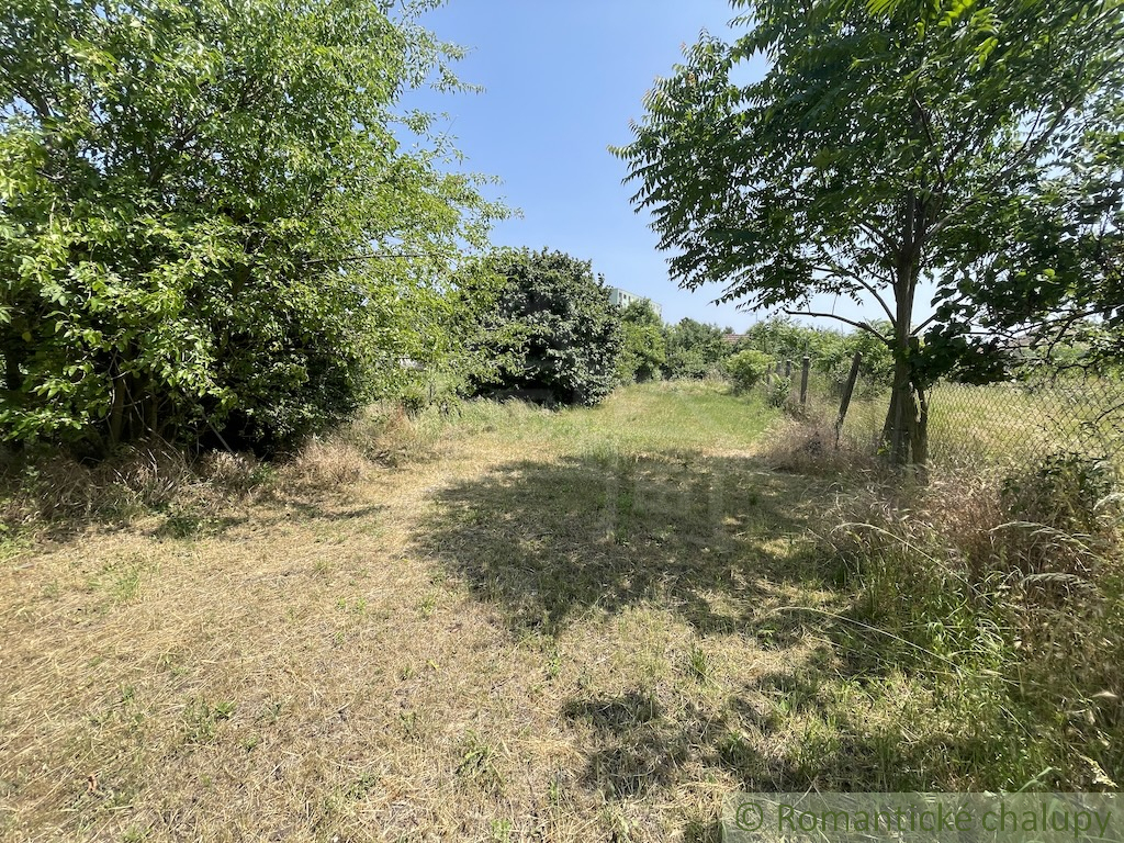 Skvelá investičná príležitosť - 30 árový stavebný pozemok