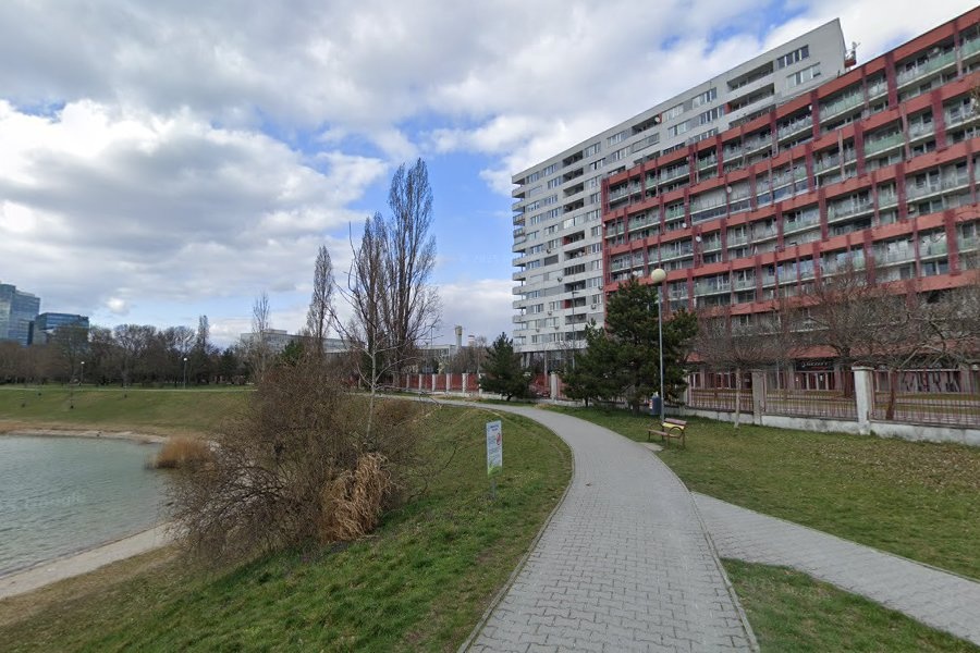 PRENÁJOM - 2iz byt s výhľadom na jazero