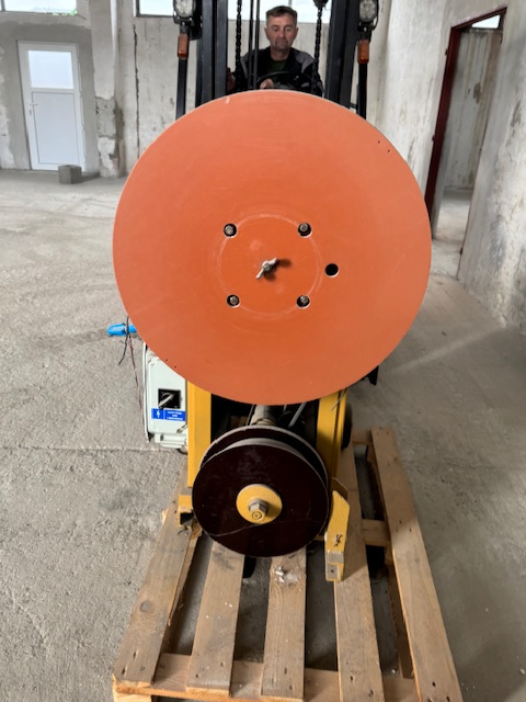 Predám stroj na meranie dlžky káblov.