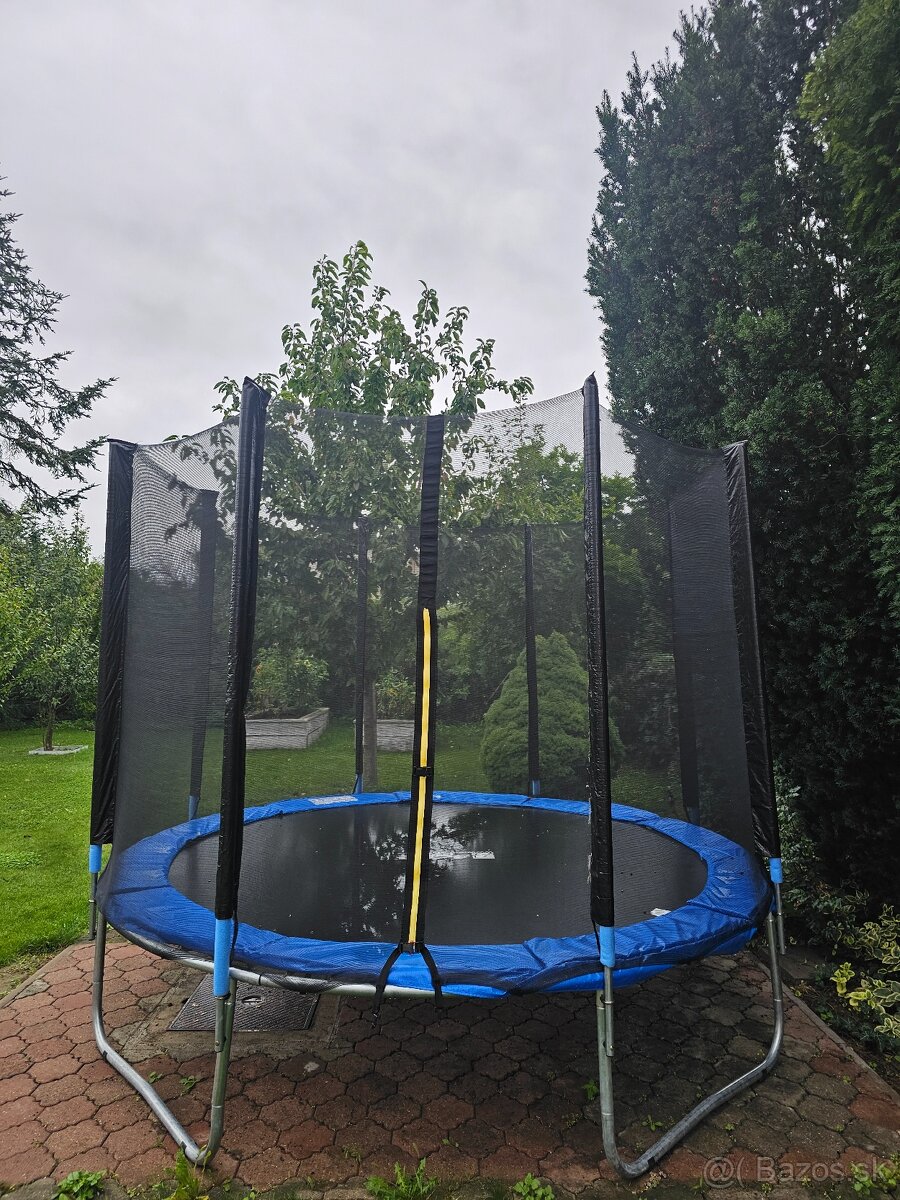 Predam pol rok pouzivanu trampolinu