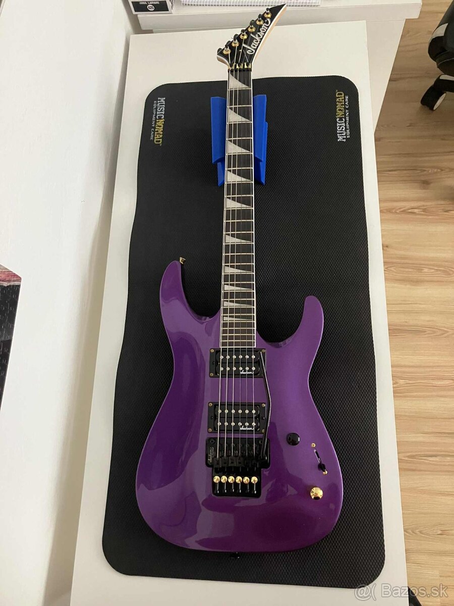 - Jackson elektrická gitara – fialová, Floyd Rose