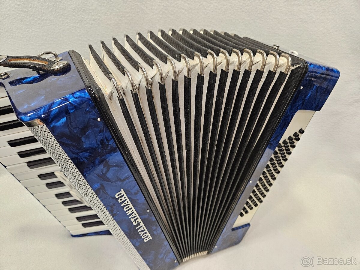 Akordeon roal standard 60 basovy